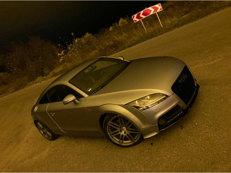 Решітка радіатора Full Black ( в стилі TTRS ) на Audi TT 8J 2010-2014 року