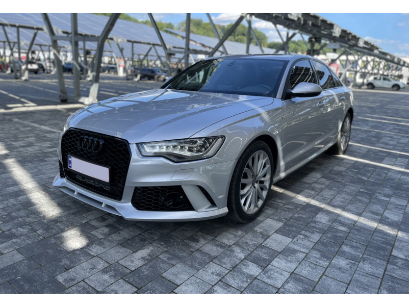 Передній бампер  ( в стилі RS6 Quattro ) на Audi A6 C7 2011-2014 року