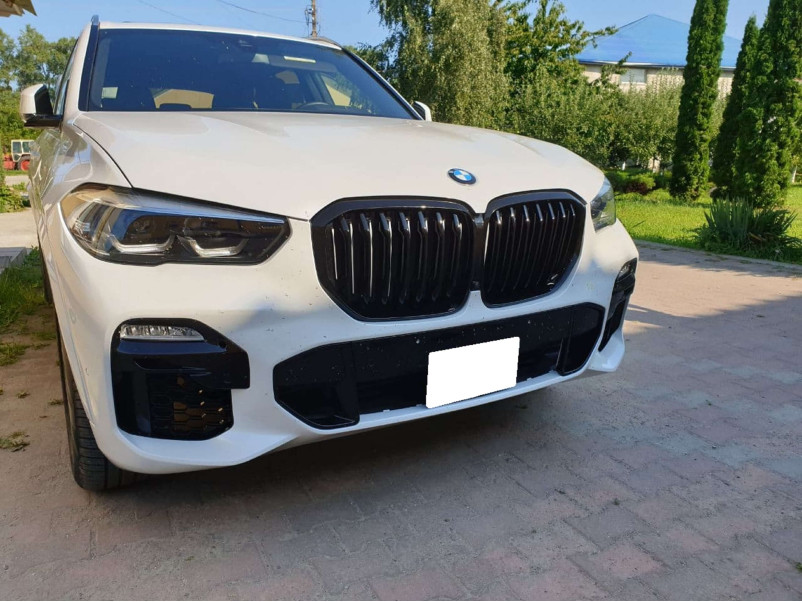Ніздрі Чорний глянець ( 1 BAR ) на BMW X5 G05 2018-2022 року