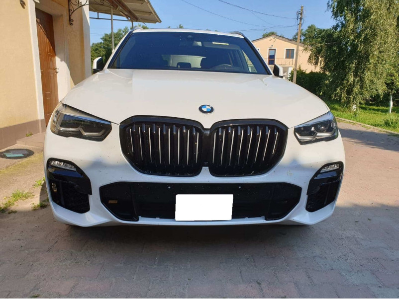 Ніздрі Чорний глянець ( 1 BAR ) на BMW X5 G05 2018-2022 року