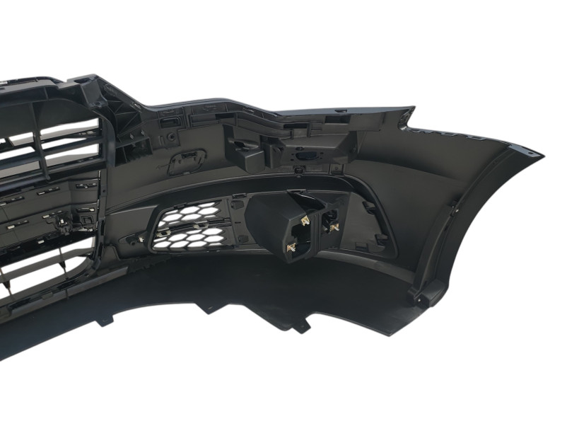 Передній бампер  ( S-Line ) V2 на Audi A6 C7 2011-2014 року