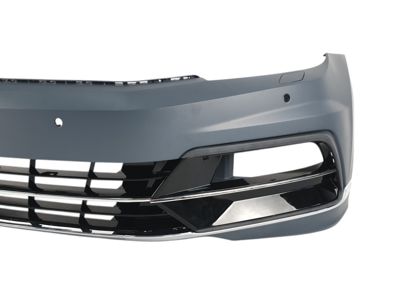 Передній бампер  ( стиль R-Line ) на Volkswagen Passat B8 2014-2019 року