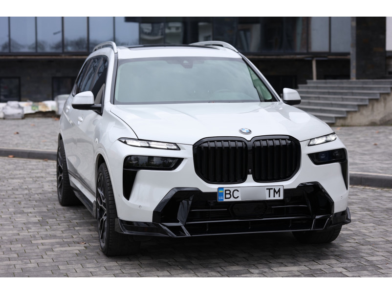 Комплект рестайлінга ( в нову модель )  ( стиль X7 M60i LCI + оптика ) на BMW X7 G07 2018-2022 року