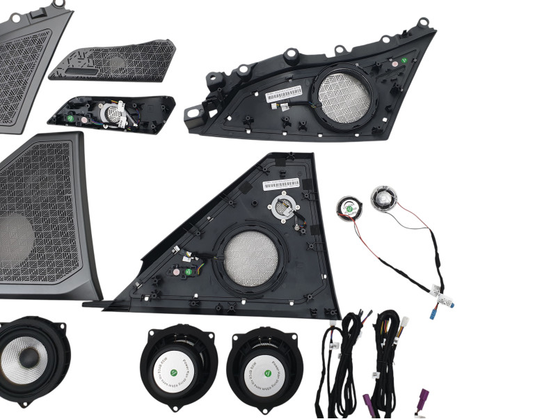 Сітки на динаміки  ( Bowers & Wilkins ) Silver на BMW 5 Series G60 / G61 2023-2025 року