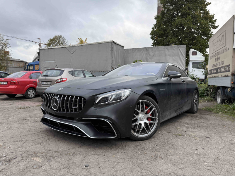 Передній бампер  ( стиль S63 AMG ) на Mercedes-Benz S-Class Coupe C217 2015-2017 року