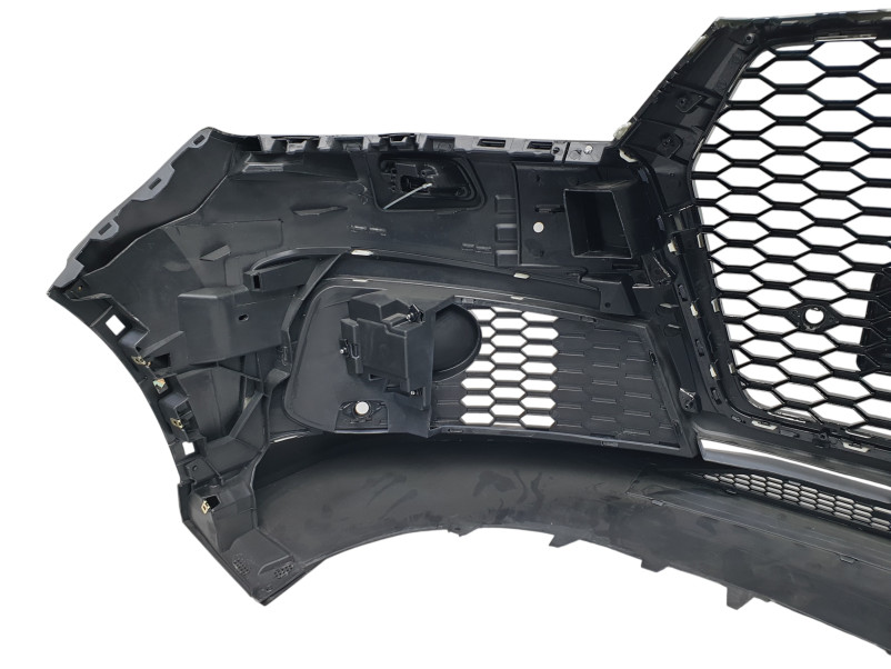 Передній бампер  ( RS Style ) Silver на Audi Q7 4M 2015-2020 року