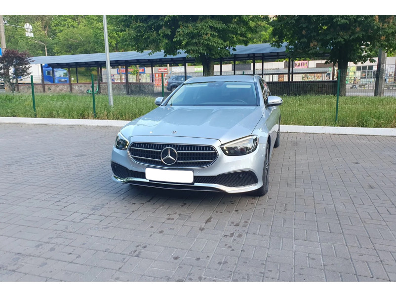 Решітка радіатора  Chrome Black GT на Mercedes-Benz E-Class W213 2020-2023 року