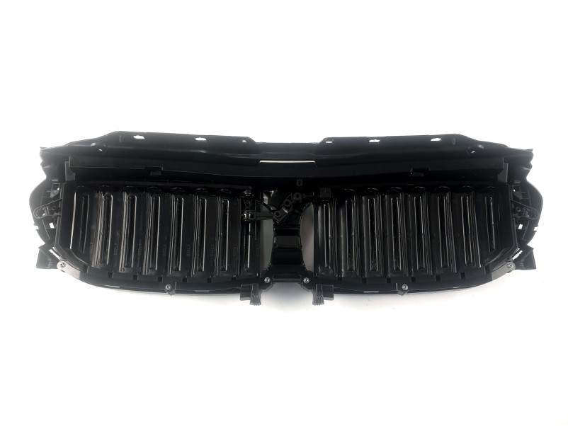 Повітряна заслонка ( жалюзі )  з моторчиком на BMW 5 Series G30 / G31 2017-2020 року