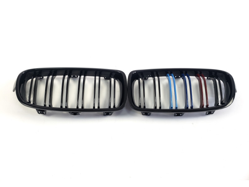Ніздрі M-color ( Подвійні M-Look ) на BMW 3 Series F30 / F31 2011-2018 року