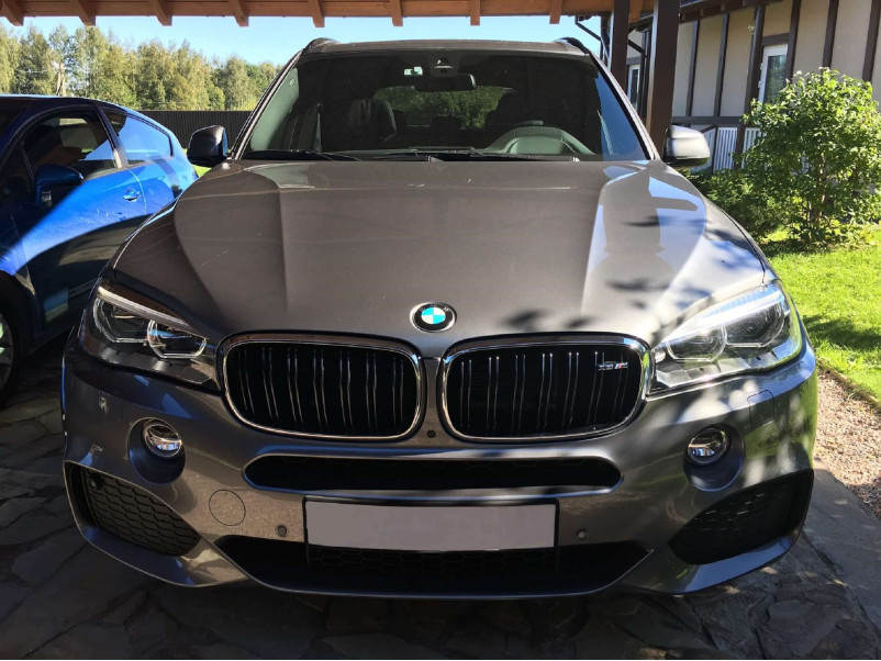 Ніздрі Чорні Глянець Хром Рамка ( Подвійні M-Look ) на BMW X5 F15 2013-2018 року