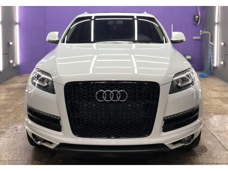 Решітка радіатора Full Black ( в стилі RSQ7 ) на Audi Q7 4L 2005-2015 року