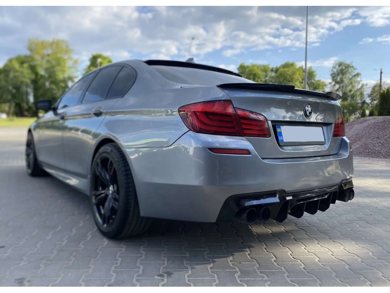 Дифузор ( заднього бампера ) Чорний глянець ( стиль M5 Competition ) на BMW 5 Series F10 / F11 2010-2017 року