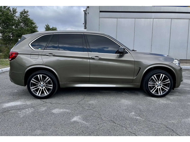 Комплект обвісів  ( стиль X5M F85 ) на BMW X5 F15 2013-2018 року