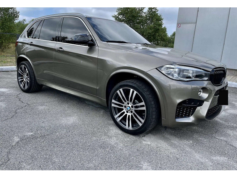Комплект обвісів  ( стиль X5M F85 ) на BMW X5 F15 2013-2018 року