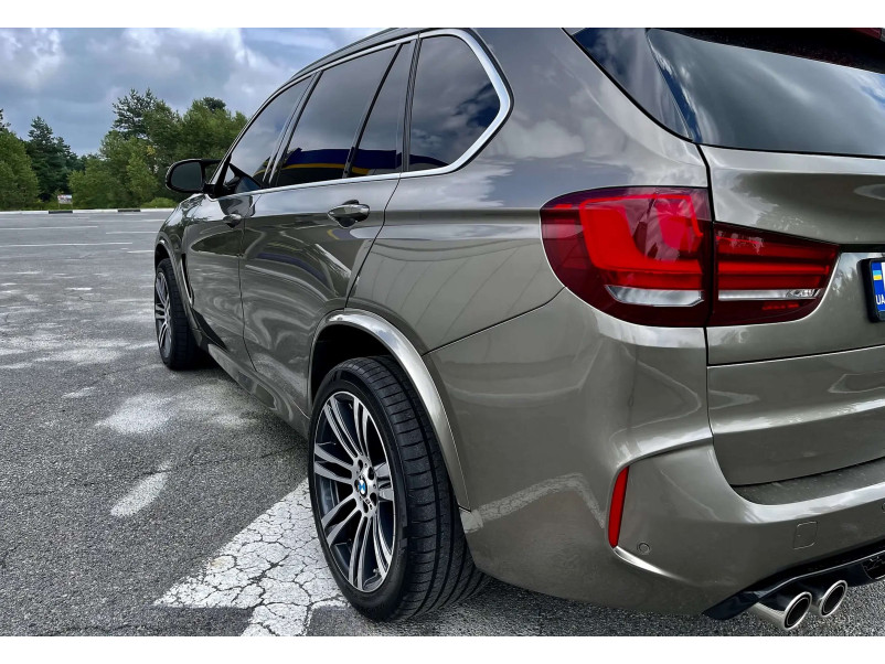Комплект обвісів  ( стиль X5M F85 ) на BMW X5 F15 2013-2018 року