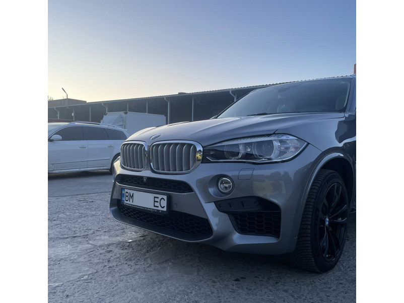 Комплект обвісів  ( стиль X5M F85 ) на BMW X5 F15 2013-2018 року