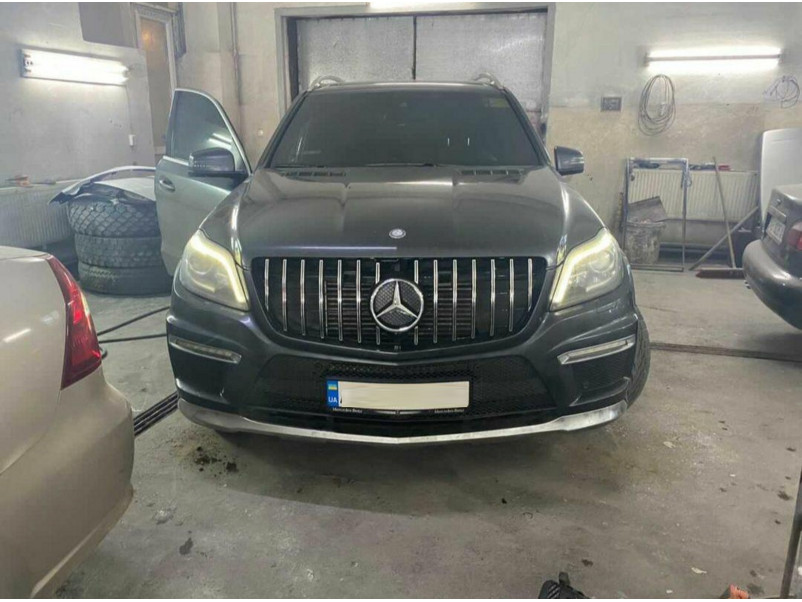 Решітка радіатора Chrome Black GT на Mercedes-Benz GL-Class X166 2012-2015 року