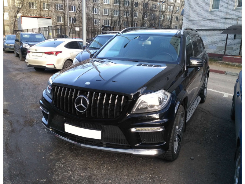 Решітка радіатора Chrome Black GT на Mercedes-Benz GL-Class X166 2012-2015 року
