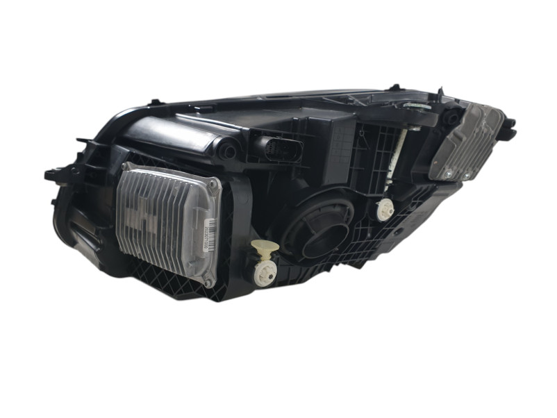 Передні фари  Led High Performance ( оригінал комплектні ) на Mercedes-Benz C-Class W205 2018-2021 року