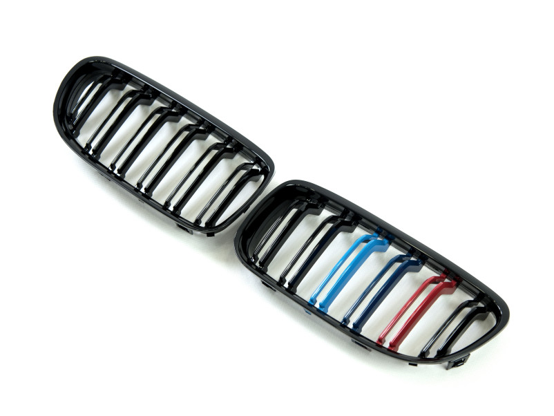 Ніздрі M-color ( Подвійні M-Look ) на BMW 3 Series E90 / E91 2008-2012 року