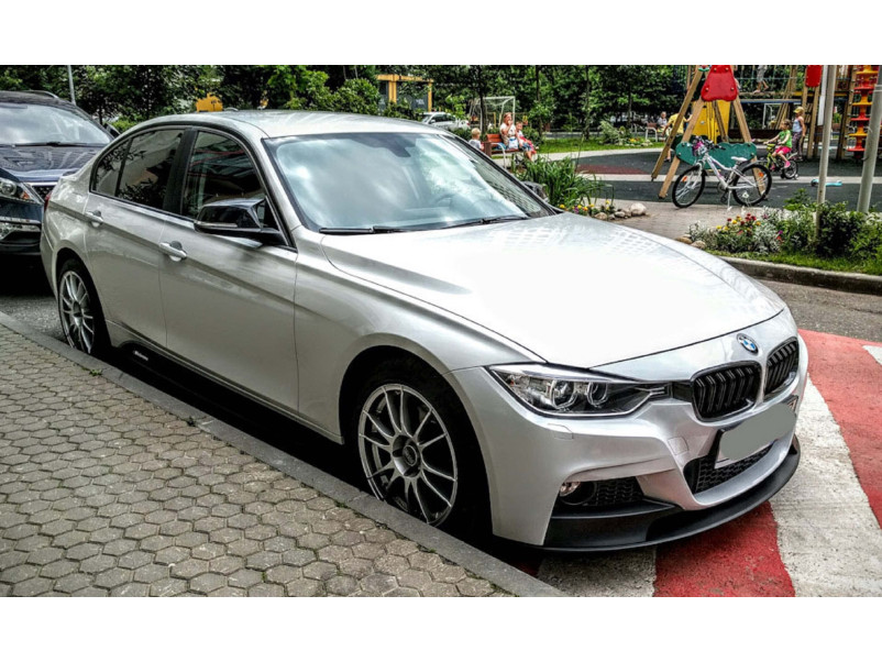 Губа ( переднього бампера ) Чорний глянець ( під M-Paket ) на BMW 3 Series F30 / F31 2011-2018 року
