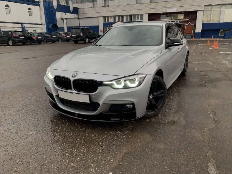 Губа ( переднього бампера ) Чорний глянець ( під M-Paket ) на BMW 3 Series F30 / F31 2011-2018 року