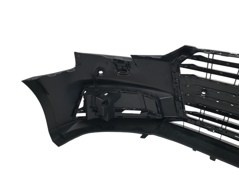 Передній бампер  ( в стилі S4 ) на Audi A4 B9 2015-2019 року