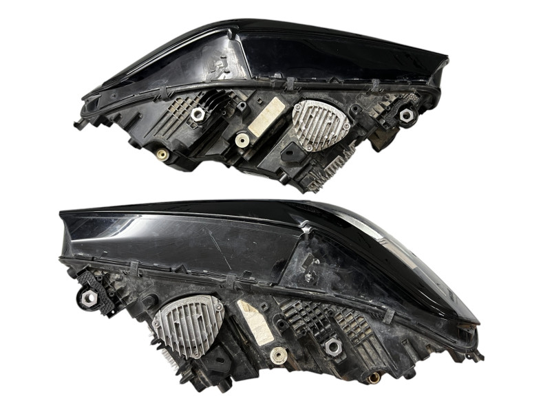 Передні фари  Led ( EU ) оригінал на BMW X5 G05 2018-2022 року