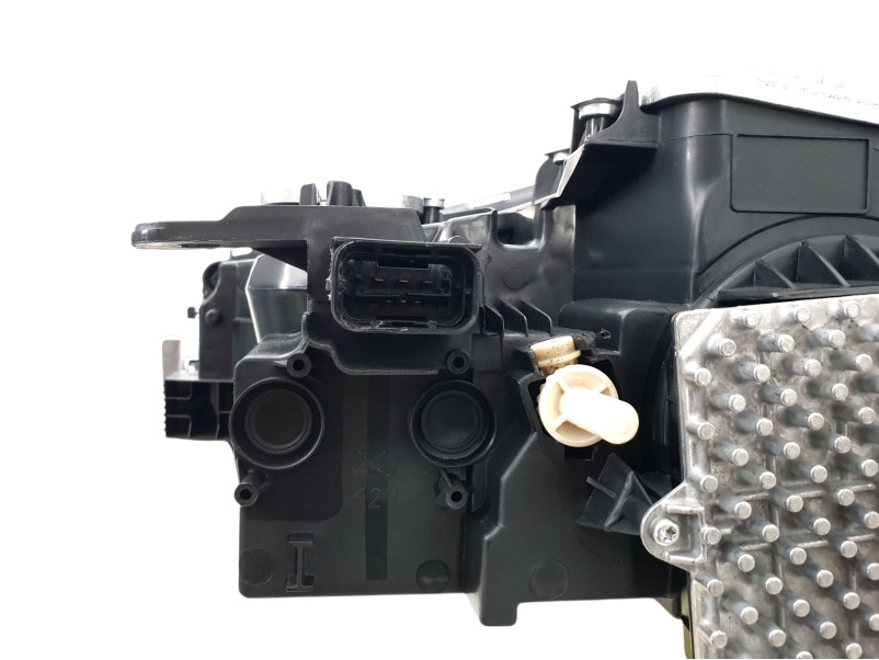 Передні фари  ( Led ) на BMW X1 F48 2015-2019 року