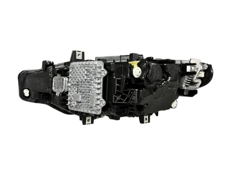 Передні фари  ( з Ксенона в Led ) на BMW 3 Series F30 / F31 2011-2018 року