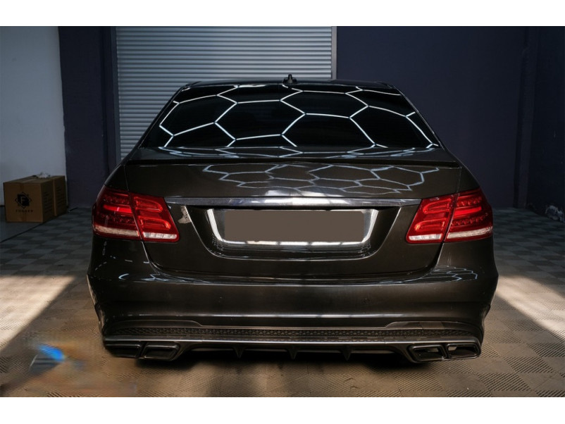 Дифузор ( заднього бампера ) Full Black / Black Pipe ( стиль AMG E63 ) на Mercedes-Benz E-Class W212 2013-2016 року