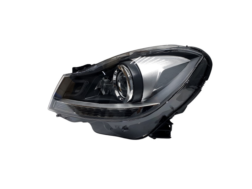 Передні фари  Bi-Led ( заміна галогена ) на Mercedes-Benz C-Class W204 2007-2014 року