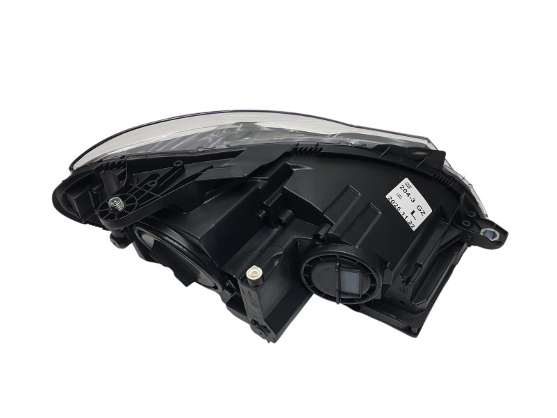 Передні фари  Bi-Led ( заміна галогена ) на Mercedes-Benz C-Class W204 2007-2014 року