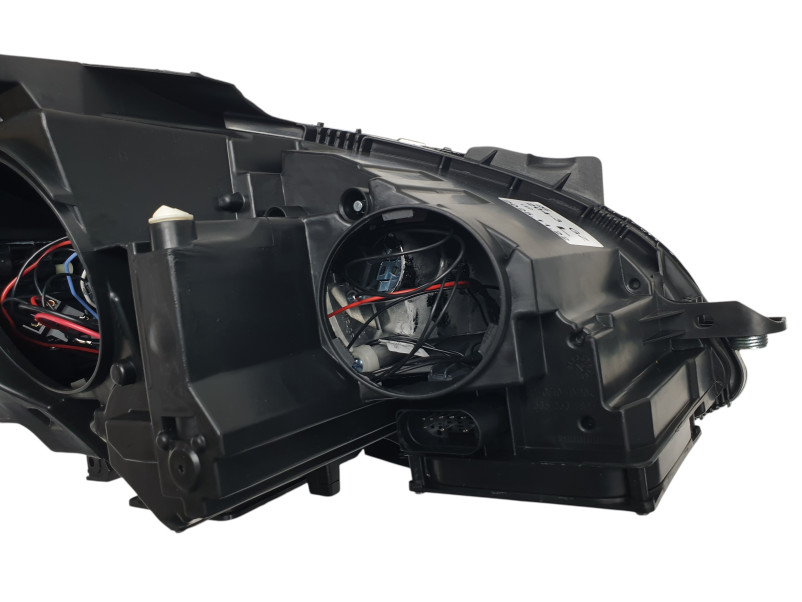Передні фари  Bi-Led ( заміна галогена ) на Mercedes-Benz C-Class W204 2007-2014 року