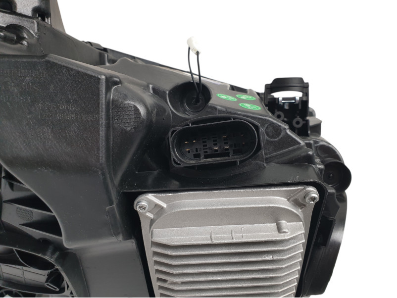 Передні фари  Digital Light ( заміна Led ) на Mercedes-Benz E-Class W214 2023-2026 року