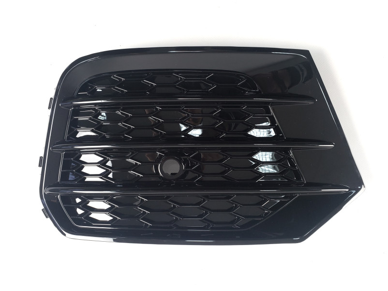 Решітки в бампер Full Black ( стиль SQ3 під парктроніки ) на Audi Q3 8U 2014-2018 року