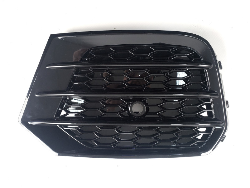 Решітки в бампер Full Black ( стиль SQ3 під парктроніки ) на Audi Q3 8U 2014-2018 року