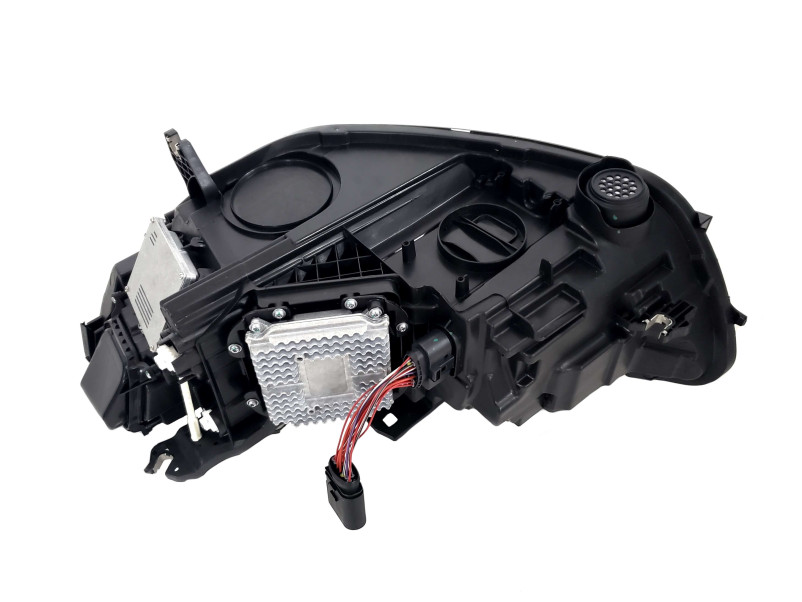 Передні фари  ( LED Європа заміна ксенона ) на Audi A6 C7 2014-2018 року