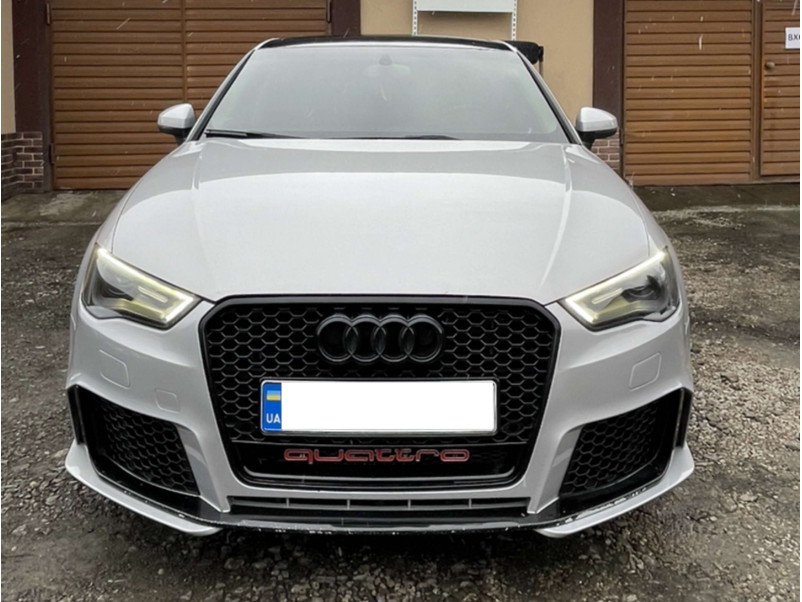 Передній бампер  ( в стилі RS3 ) на Audi A3 8V 2012-2016 року