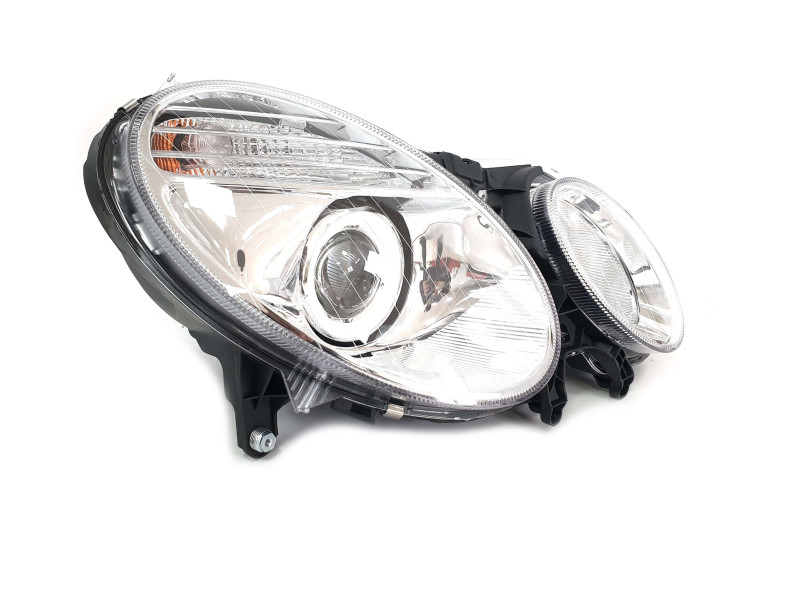 Передні фари  Галоген на Mercedes-Benz E-Class W211 2007-2009 року