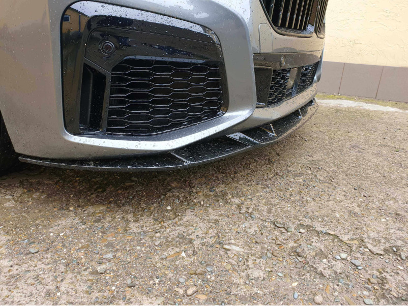Губа ( переднього бампера ) Чорний глянець V1 на BMW 7 Series G11 / G12 2019-2023 року