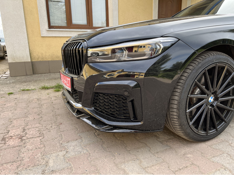 Губа ( переднього бампера ) Чорний глянець V1 на BMW 7 Series G11 / G12 2019-2023 року