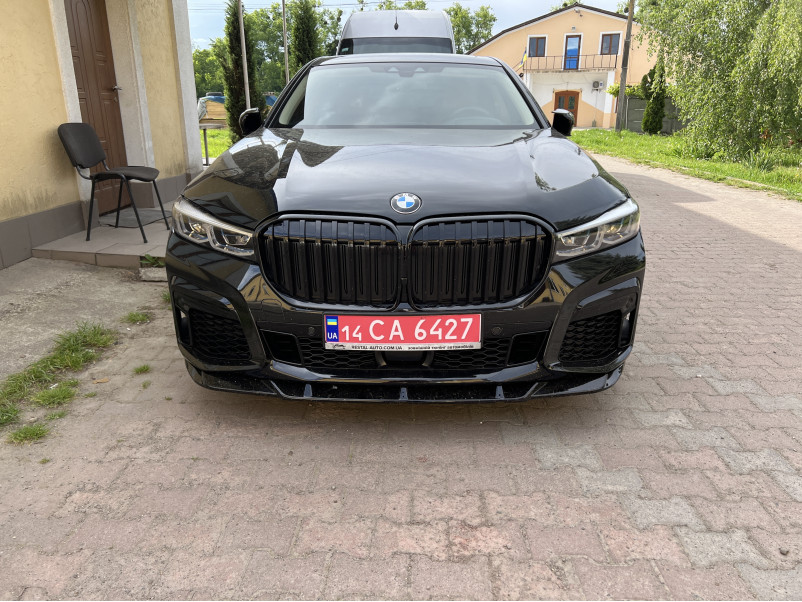 Губа ( переднього бампера ) Чорний глянець V1 на BMW 7 Series G11 / G12 2019-2023 року