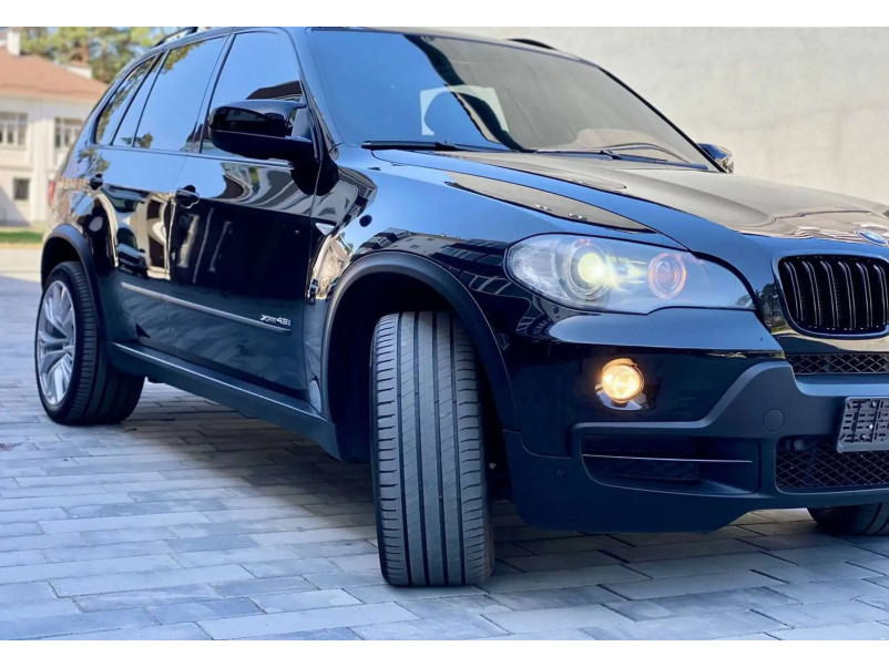 Накладки на дзеркала Чорний глянець ( M - Look ) на BMW X5 E70 2010-2013 року