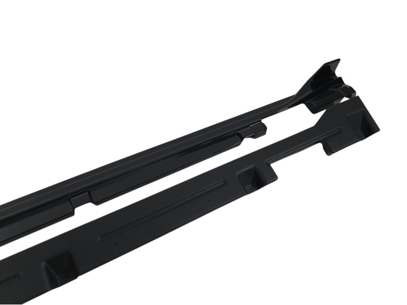 Леза на пороги   на Volkswagen Arteon 2017-2020 року