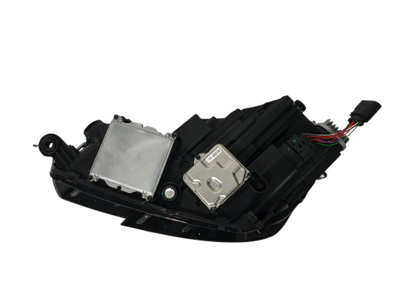 Передні фари  ( LED Європа заміна ксенона ) на Audi A4 B9 2015-2019 року