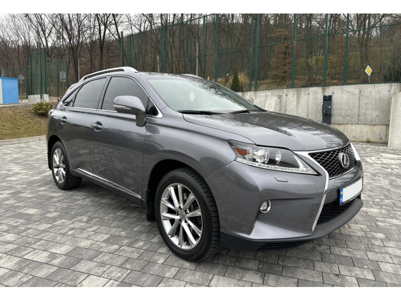 Передній бампер  ( стиль F-Sport ) на Lexus RX 2012-2015 року