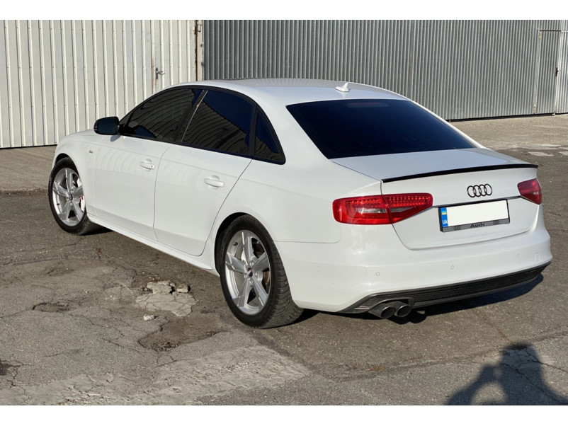Спойлер Чорний глянець V1 на Audi A4 B8 2011-2015 року