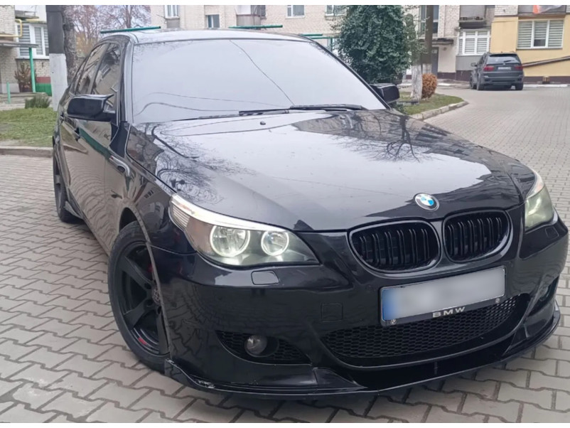 Губа ( переднього бампера )  ( M5 ) на BMW 5 Series E60 / E61 2003-2010 року