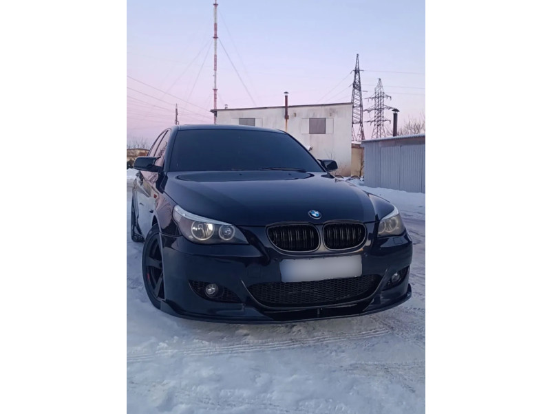 Губа ( переднього бампера )  ( M5 ) на BMW 5 Series E60 / E61 2003-2010 року